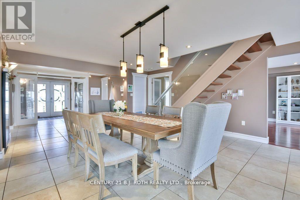 Photo 32 of 73 Lakeshore Road W, Oromedonte ON