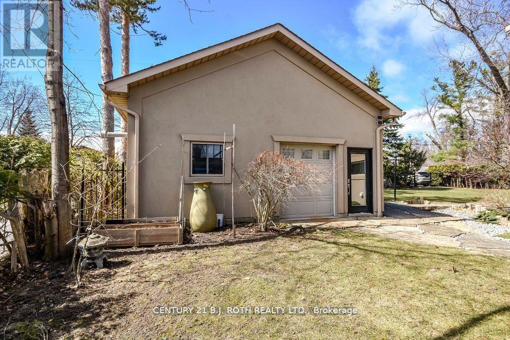 Photo 26 of 73 Lakeshore Road W, Oromedonte ON