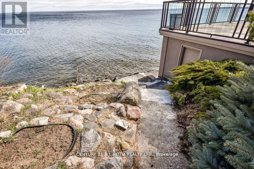 Photo 20 of 73 Lakeshore Road W, Oromedonte ON