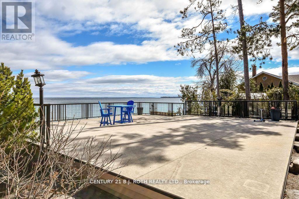Photo 6 of 73 Lakeshore Road W, Oromedonte ON