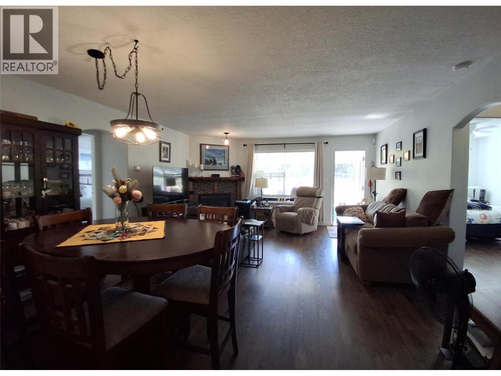 743 Okanagan Avenue Unit# 301, Chase