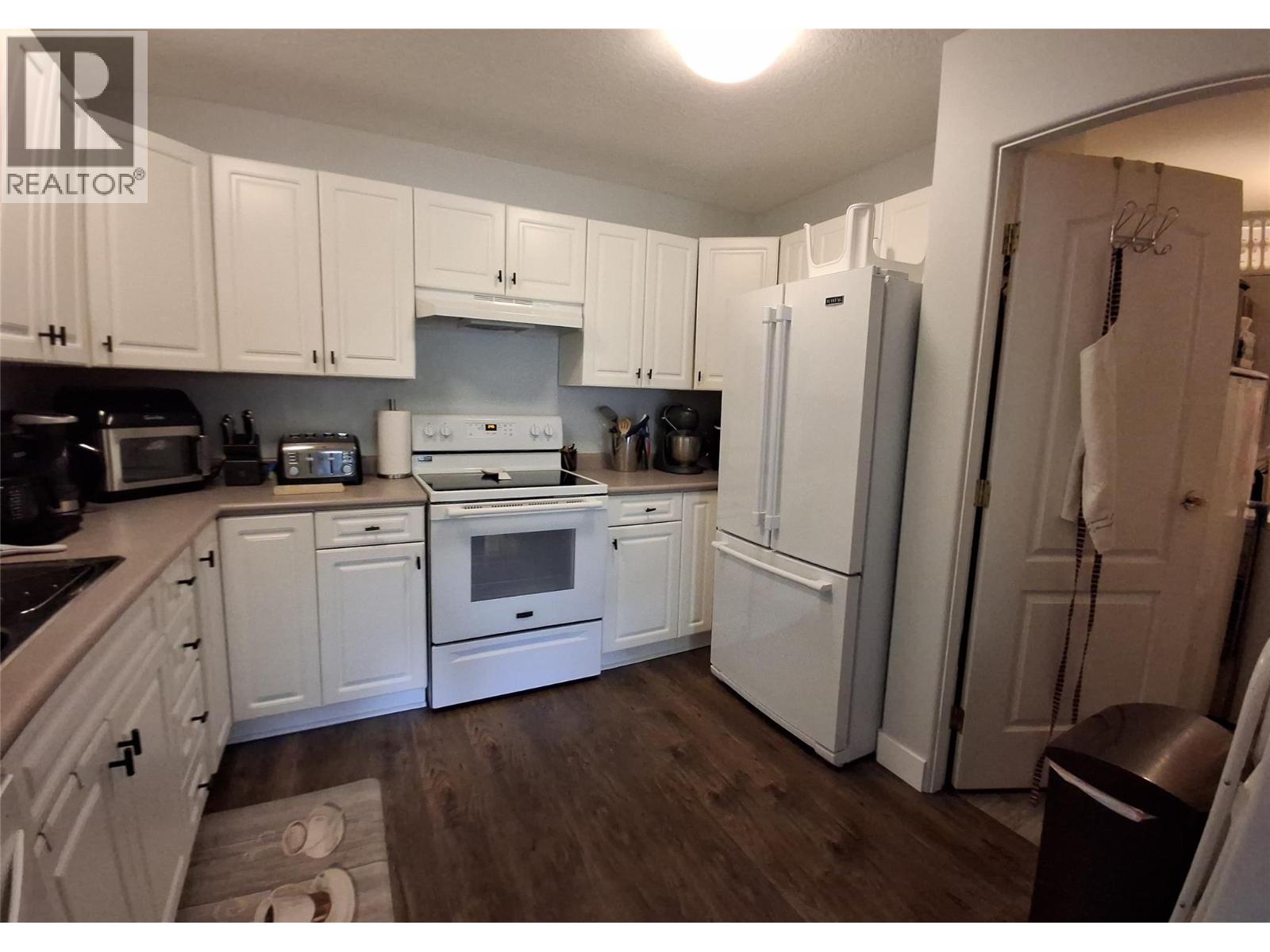 743 Okanagan Avenue Unit# 301, Chase