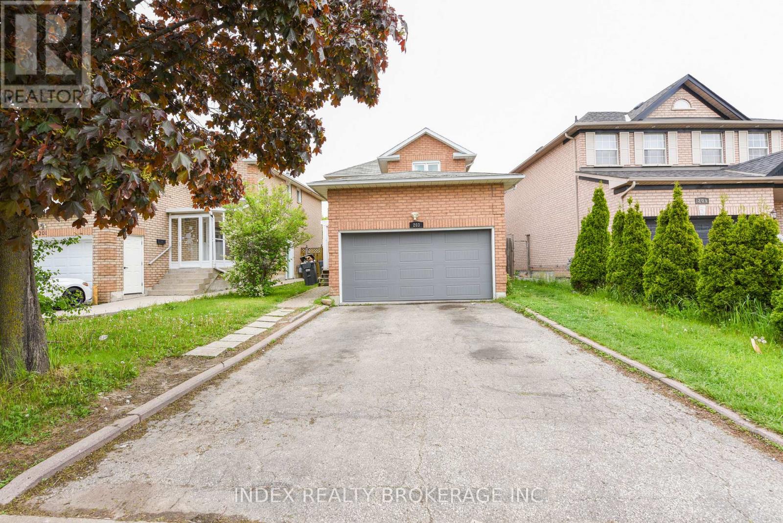 Photo 9 of 203 Richvale Drive S, Brampton ON