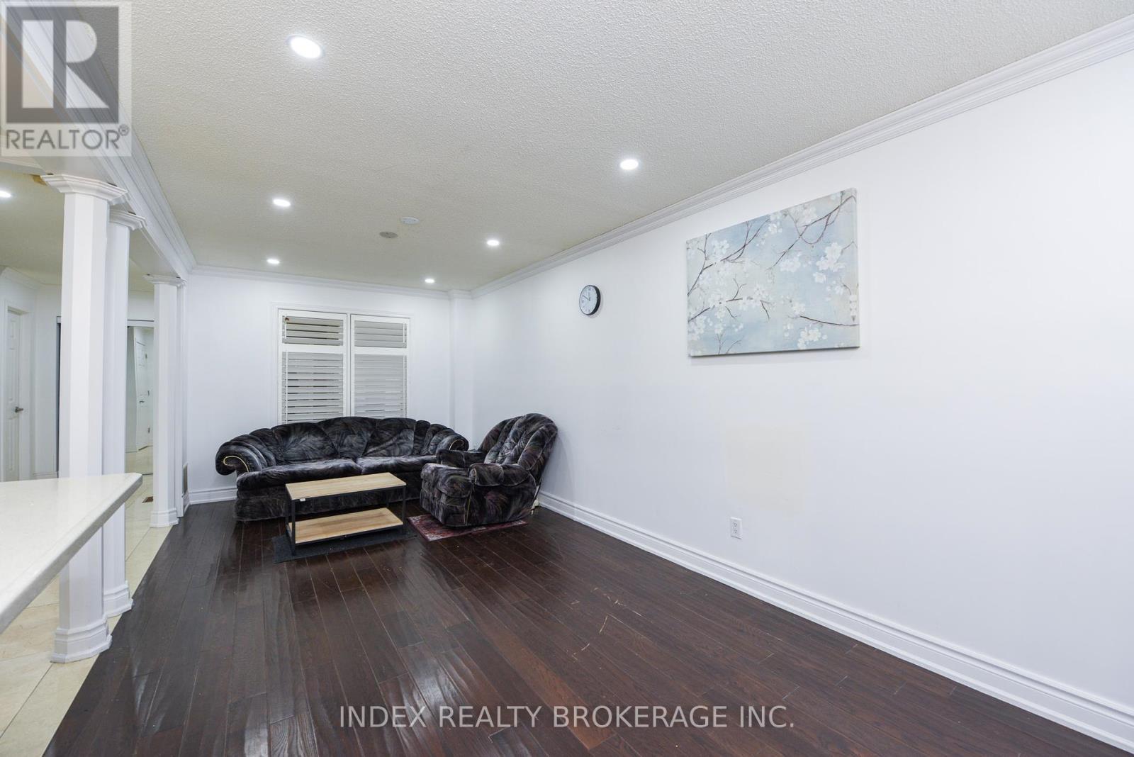 Photo 31 of 203 Richvale Drive S, Brampton ON