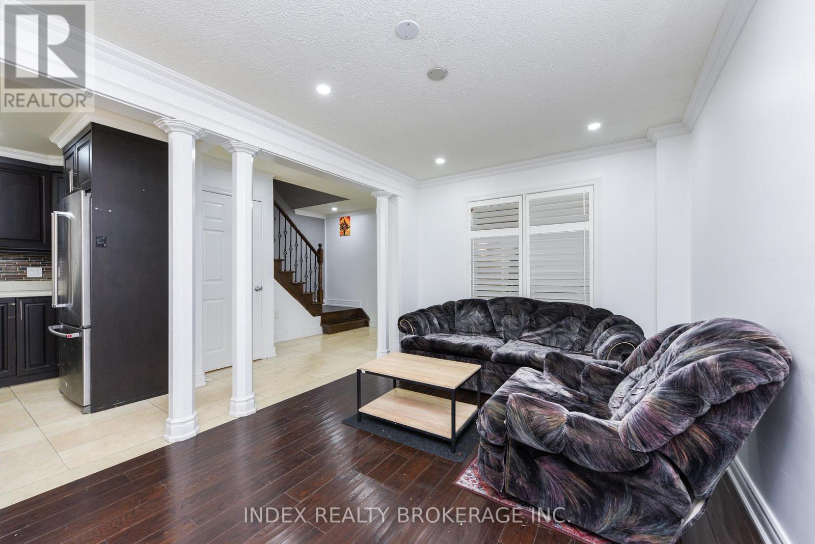 Photo 32 of 203 Richvale Drive S, Brampton ON