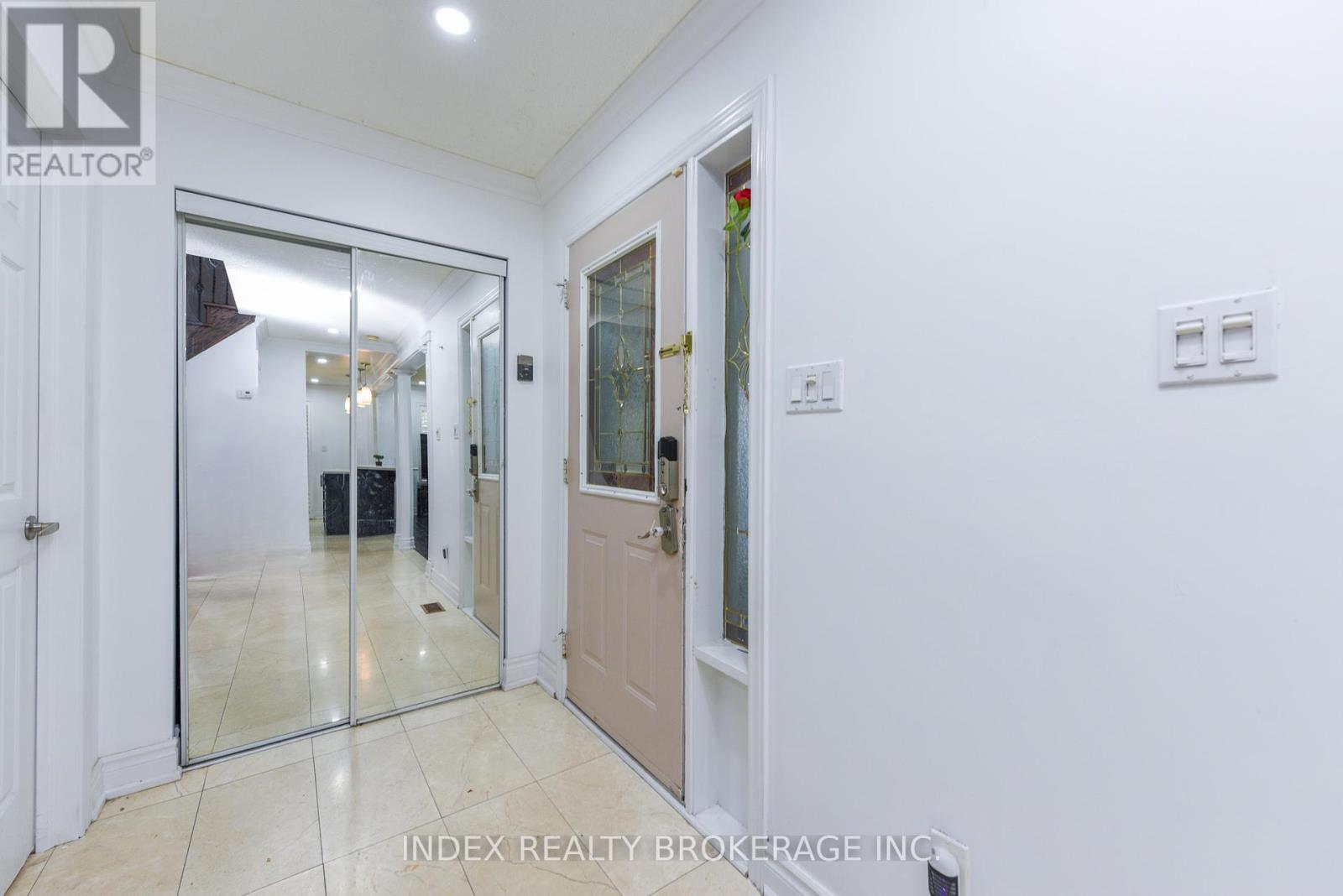 Photo 22 of 203 Richvale Drive S, Brampton ON