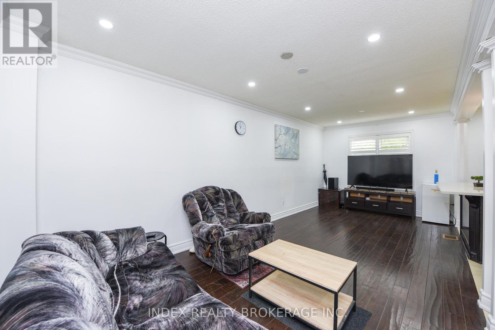 Photo 34 of 203 Richvale Drive S, Brampton ON