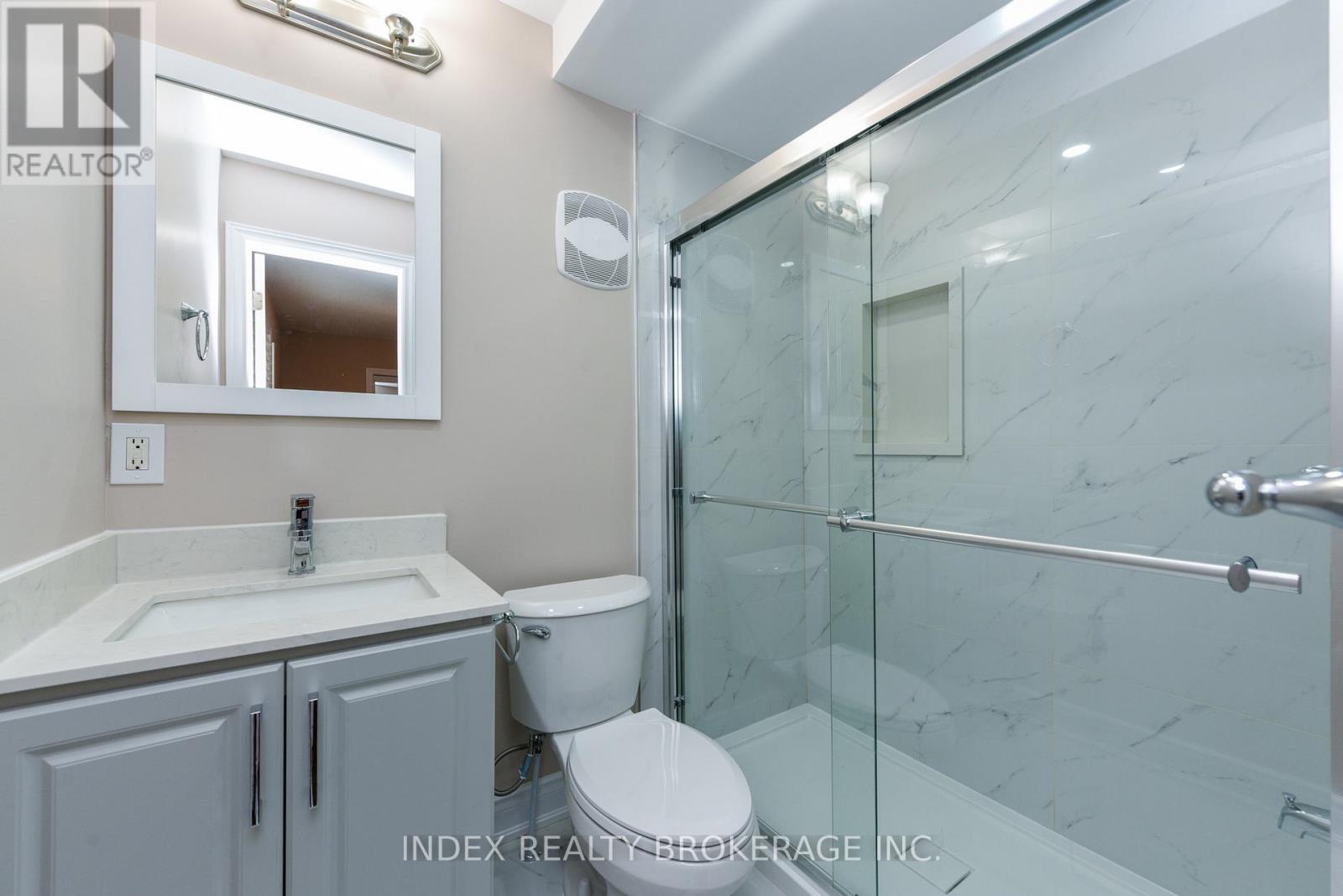 Photo 3 of 203 Richvale Drive S, Brampton ON