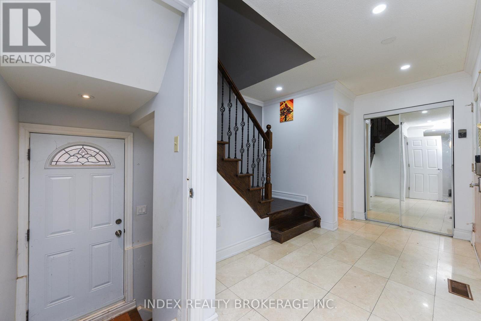 Photo 14 of 203 Richvale Drive S, Brampton ON