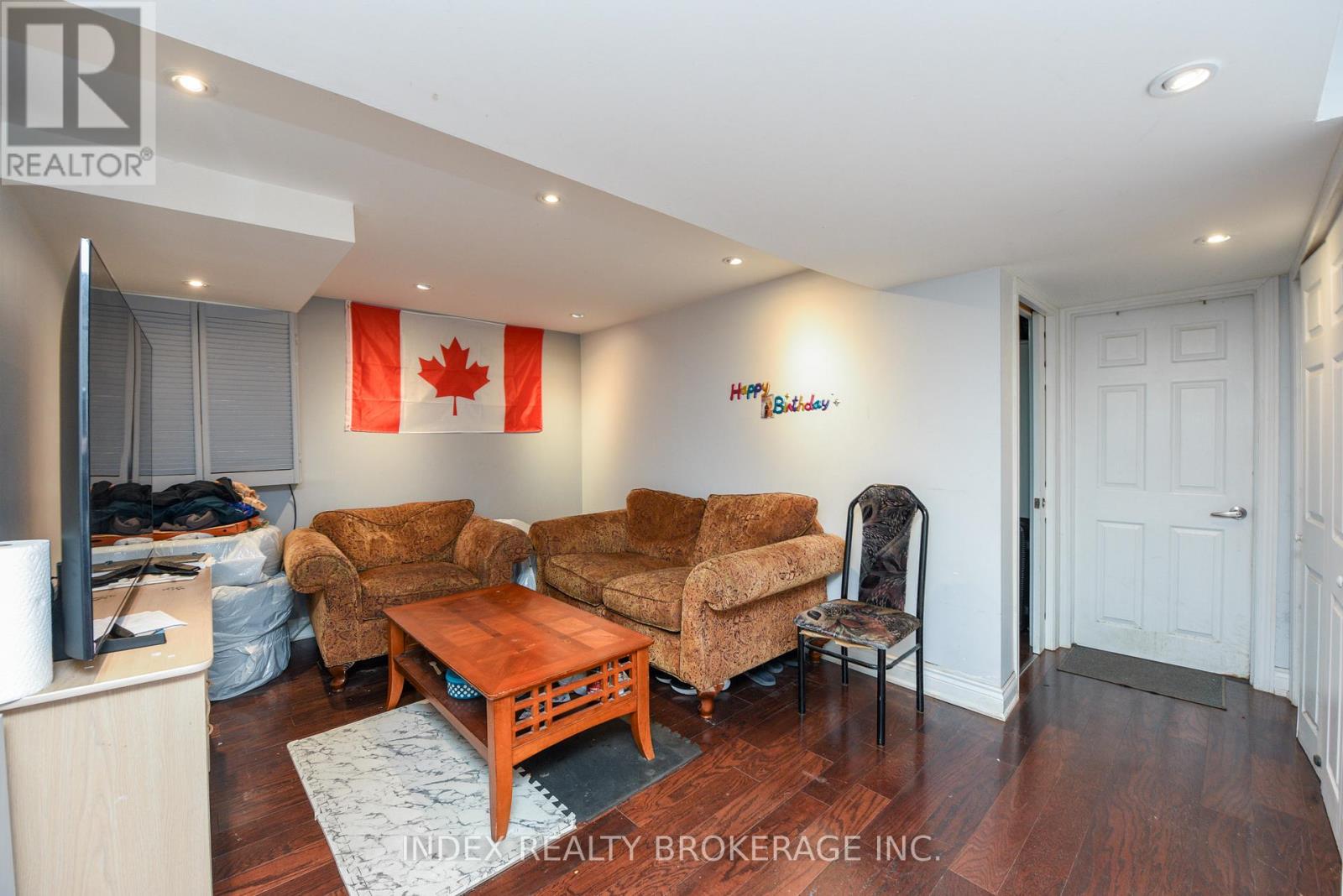 Photo 15 of 203 Richvale Drive S, Brampton ON