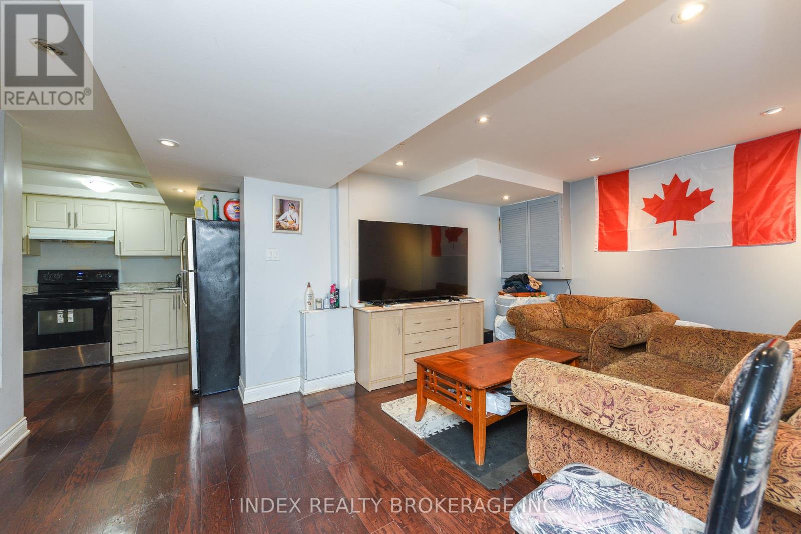 Photo 42 of 203 Richvale Drive S, Brampton ON