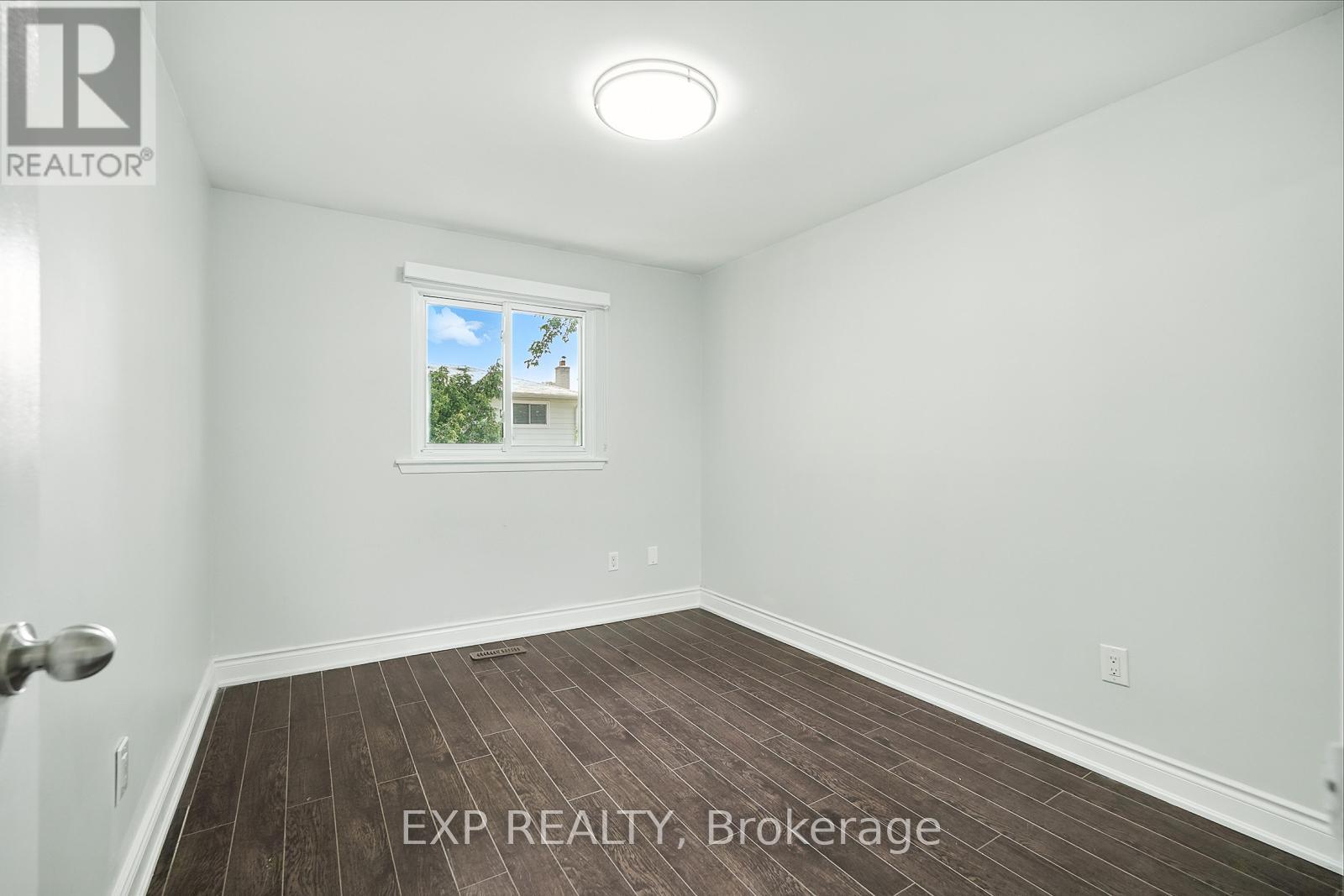 Photo 4 of 387 Archdekin Drive, Brampton ON
