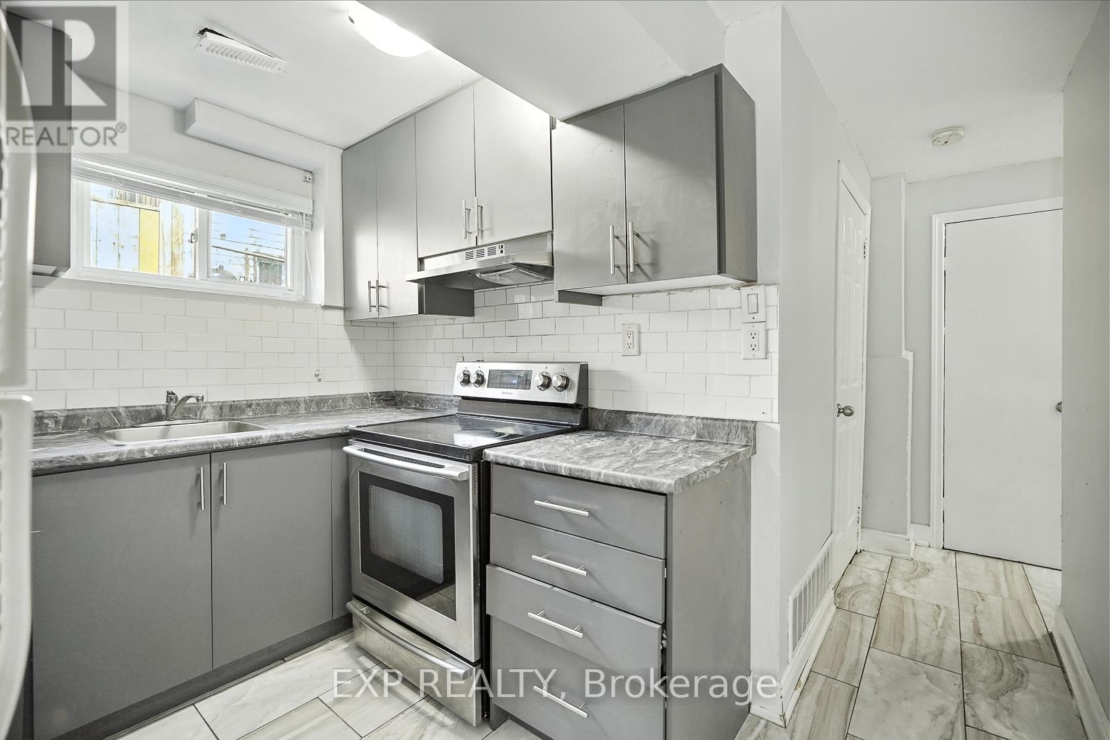 Photo 35 of 387 Archdekin Drive, Brampton ON