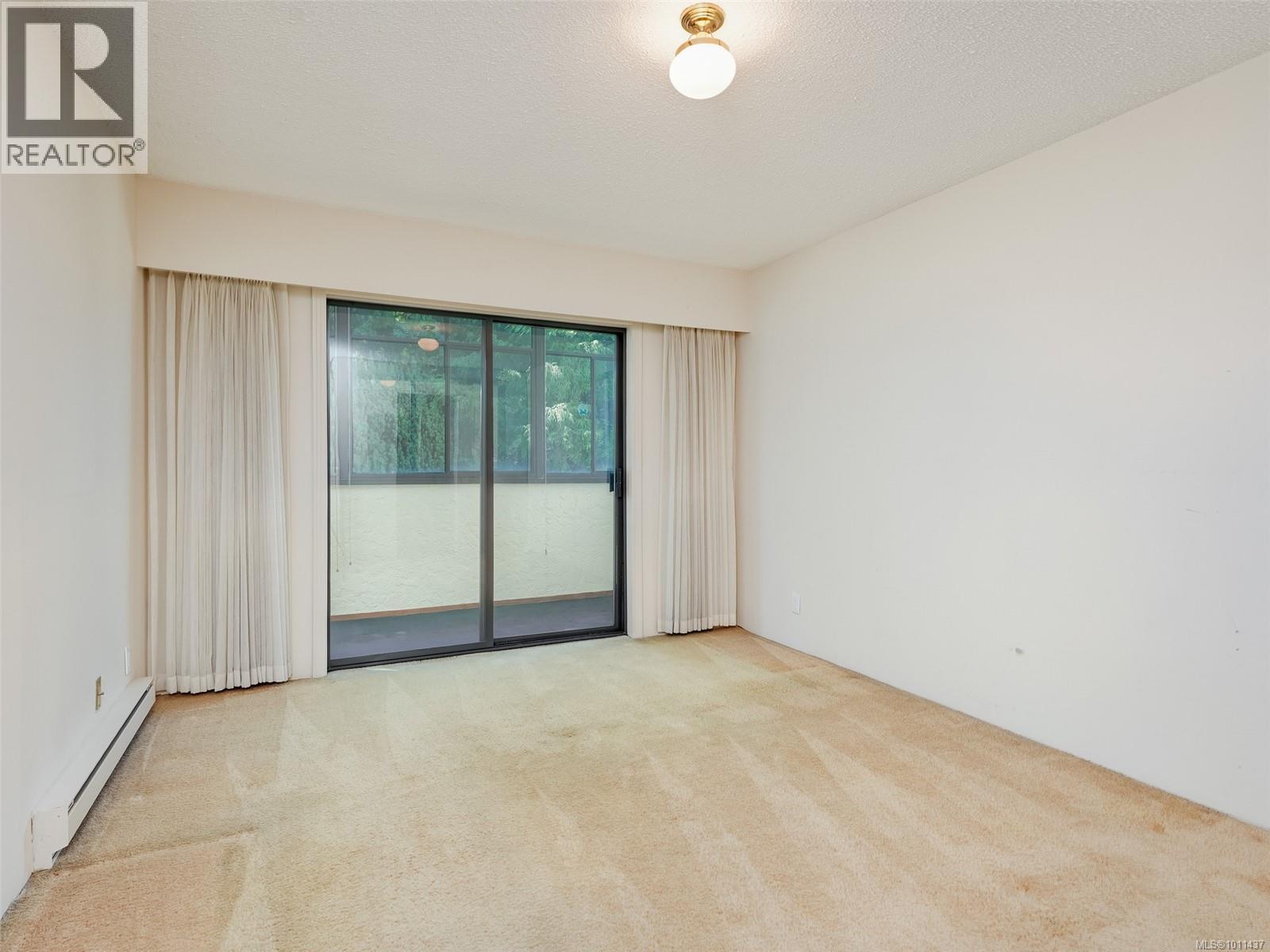 Photo 21 of 204 935 Fairfield Rd, Victoria BC