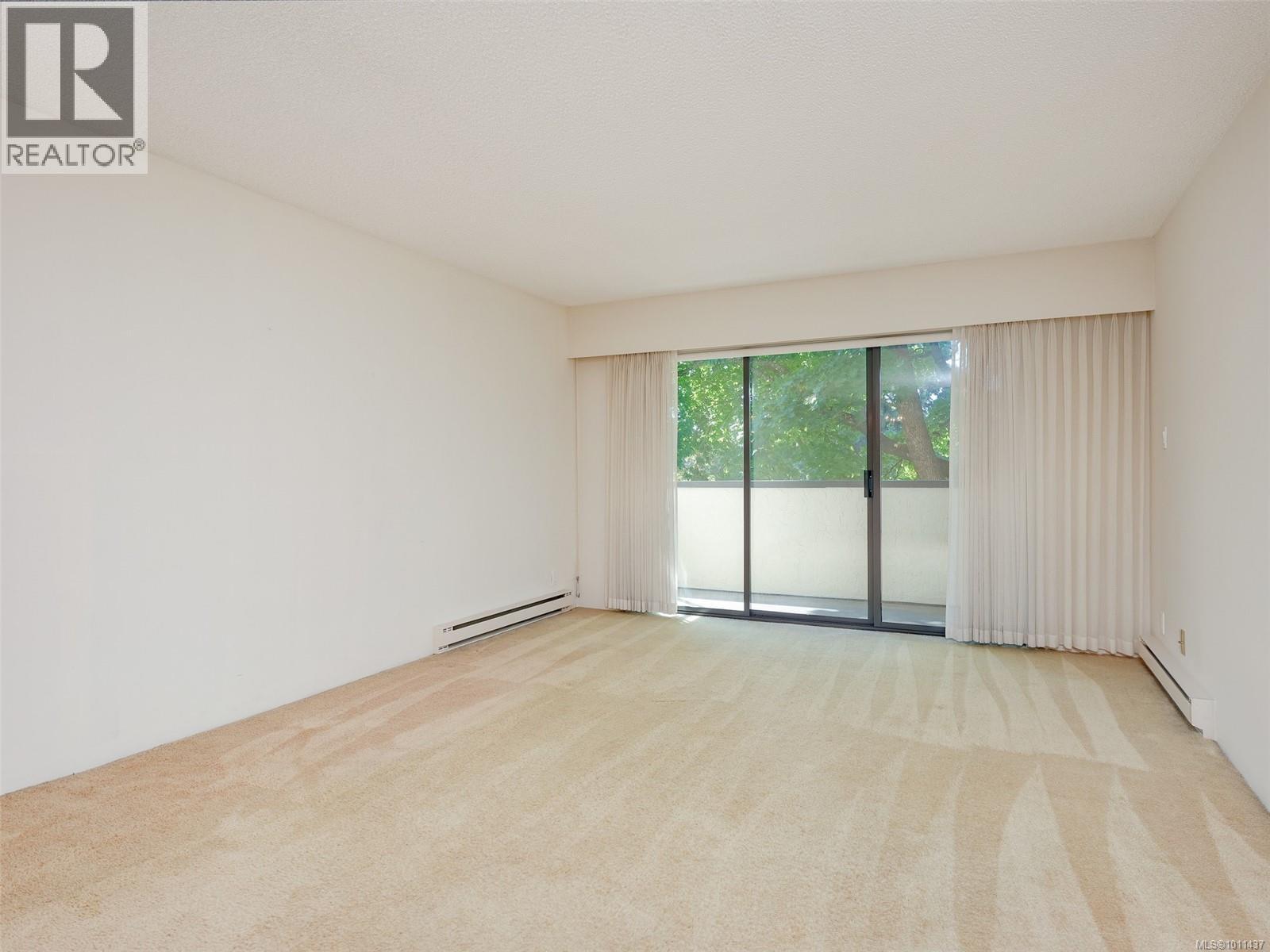 Photo 1 of 204 935 Fairfield Rd, Victoria BC