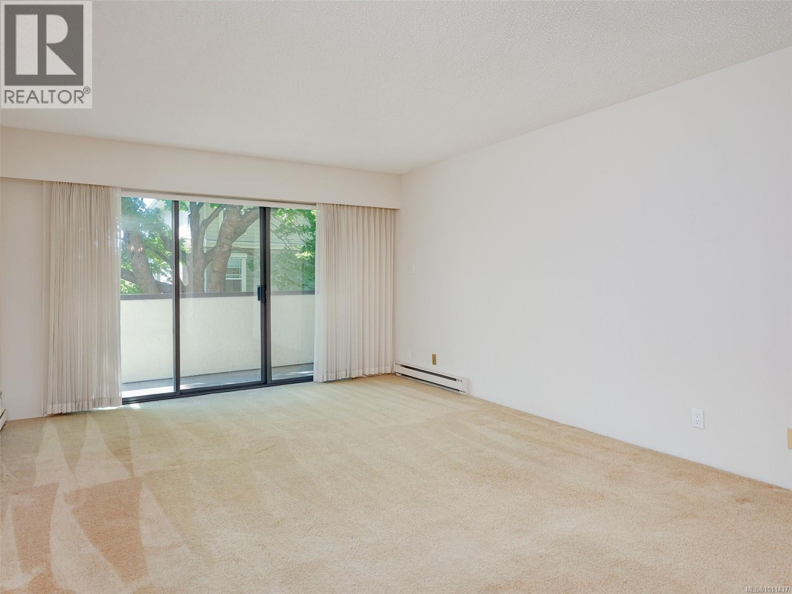Photo 20 of 204 935 Fairfield Rd, Victoria BC