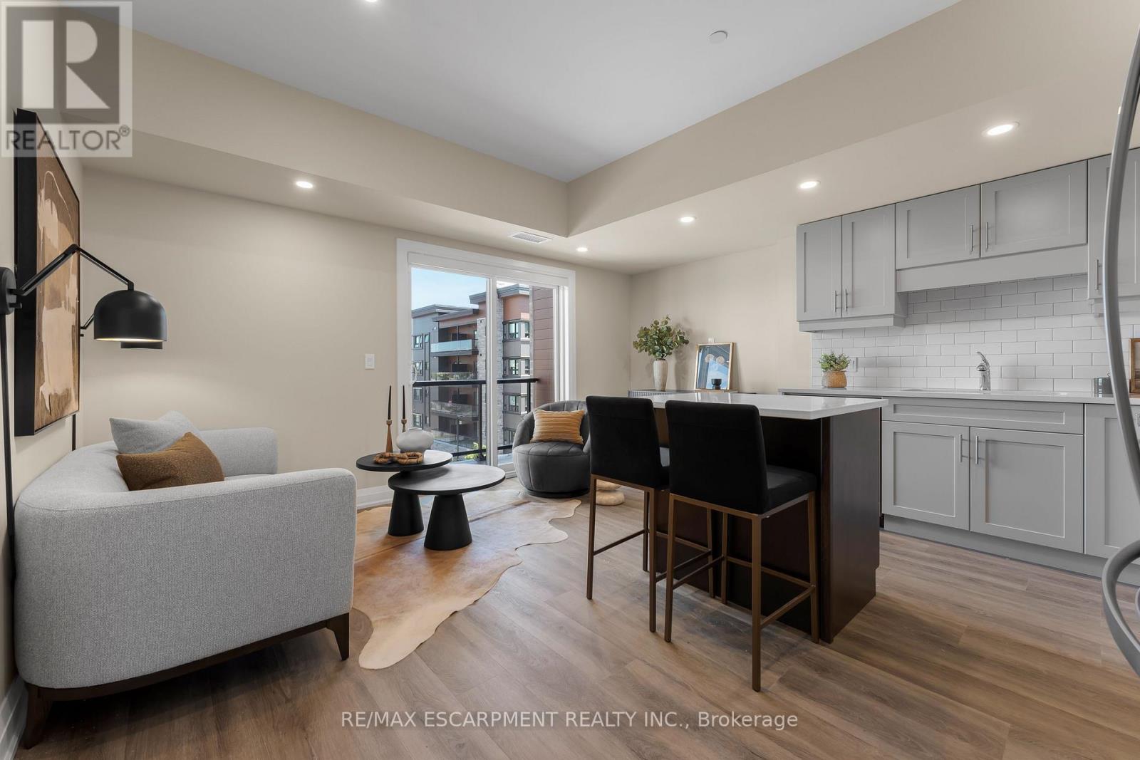 Photo 5 of 314 118 Summersides Boulevard, Pelham ON
