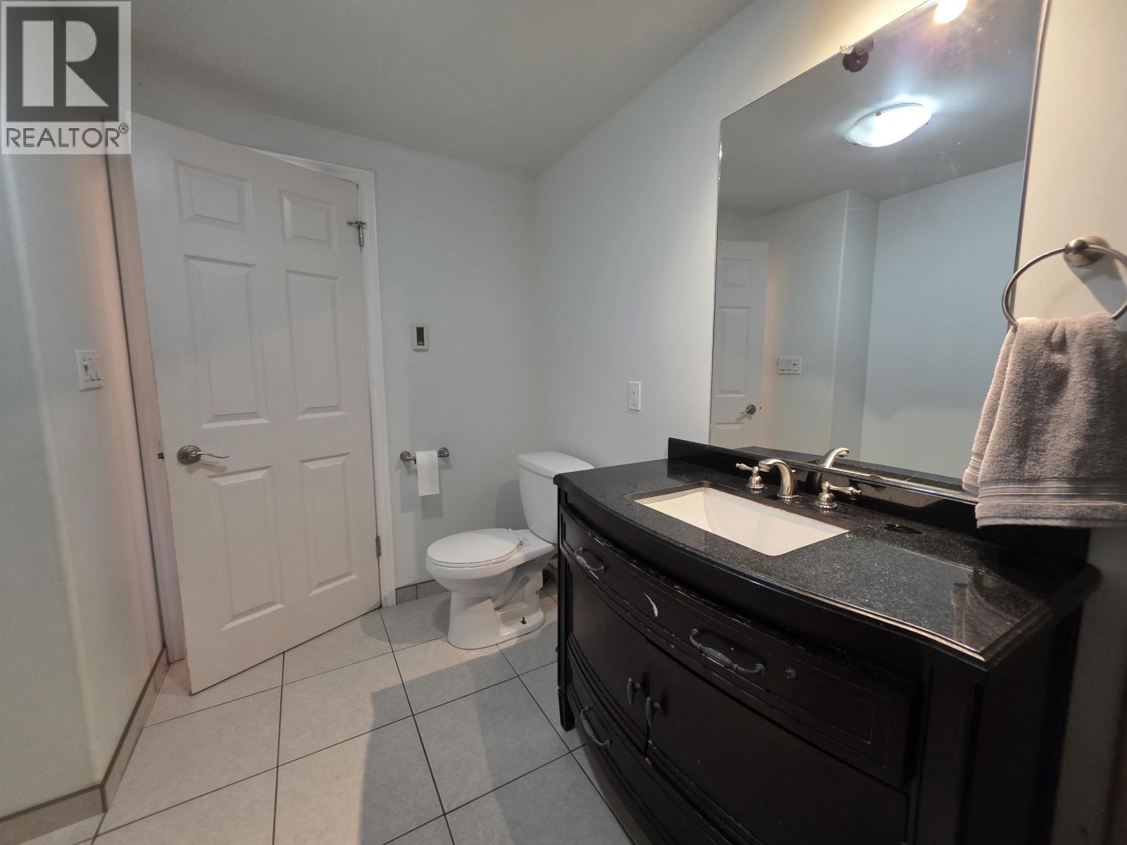 Photo 4 of 1692 Windermere Place, Port Coquitlam BC
