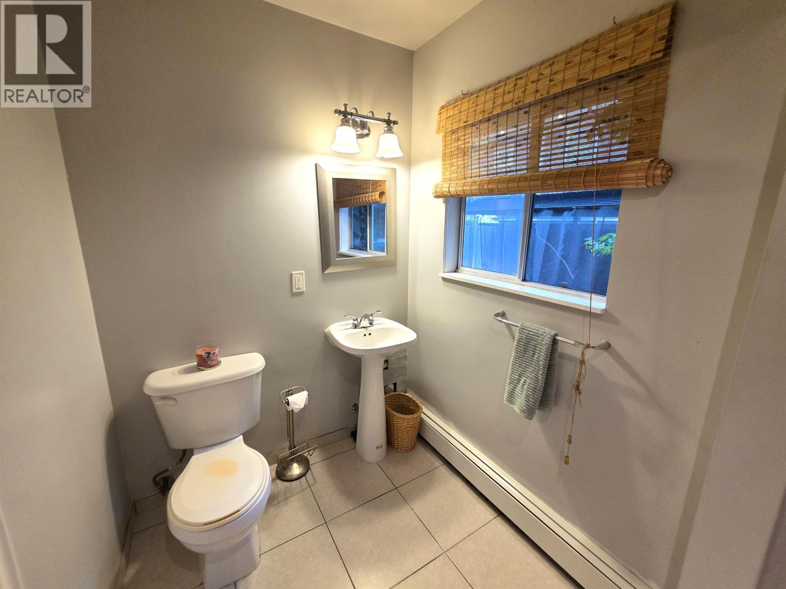 Photo 9 of 1692 Windermere Place, Port Coquitlam BC