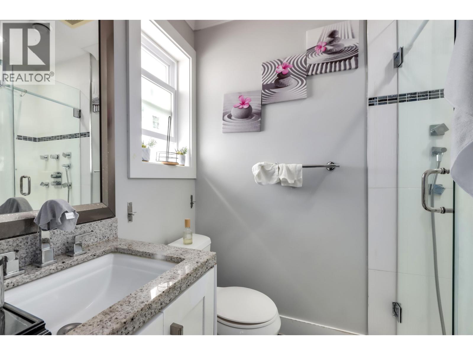 Photo 9 of 8363 Victoria Drive, Vancouver BC