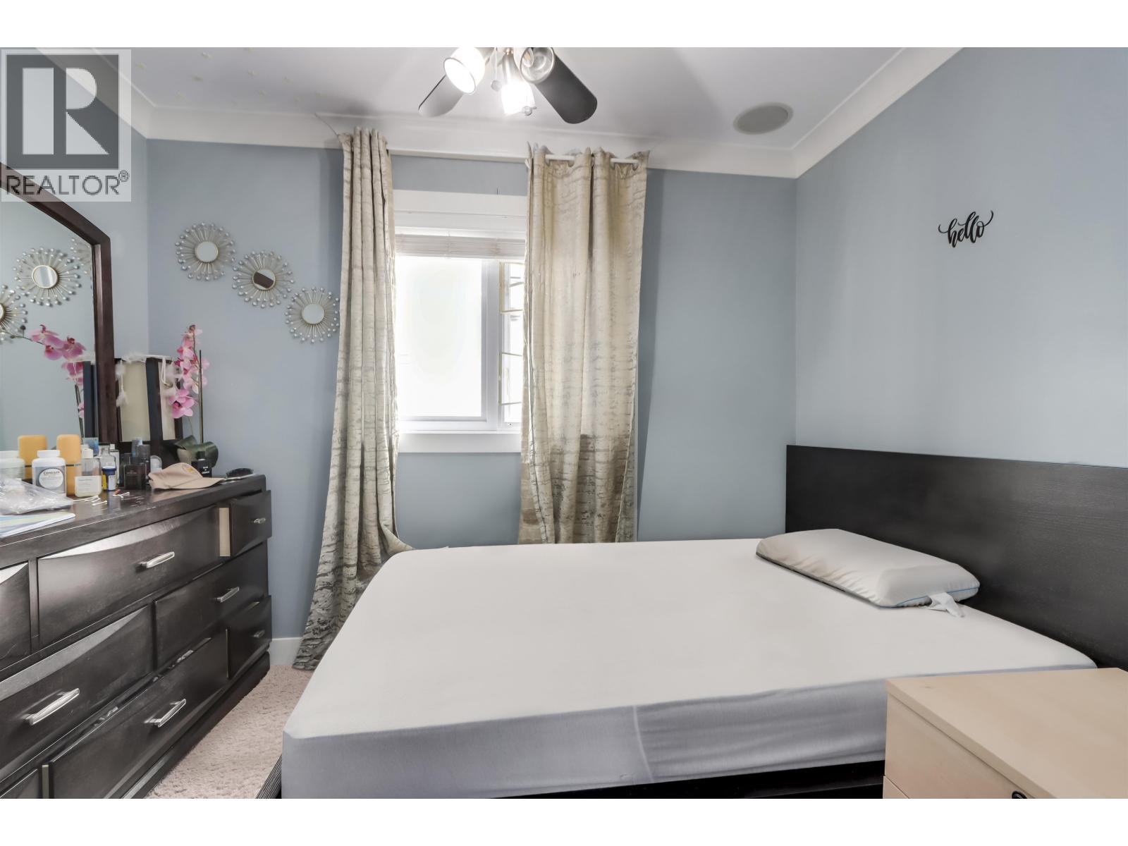 Photo 10 of 8363 Victoria Drive, Vancouver BC