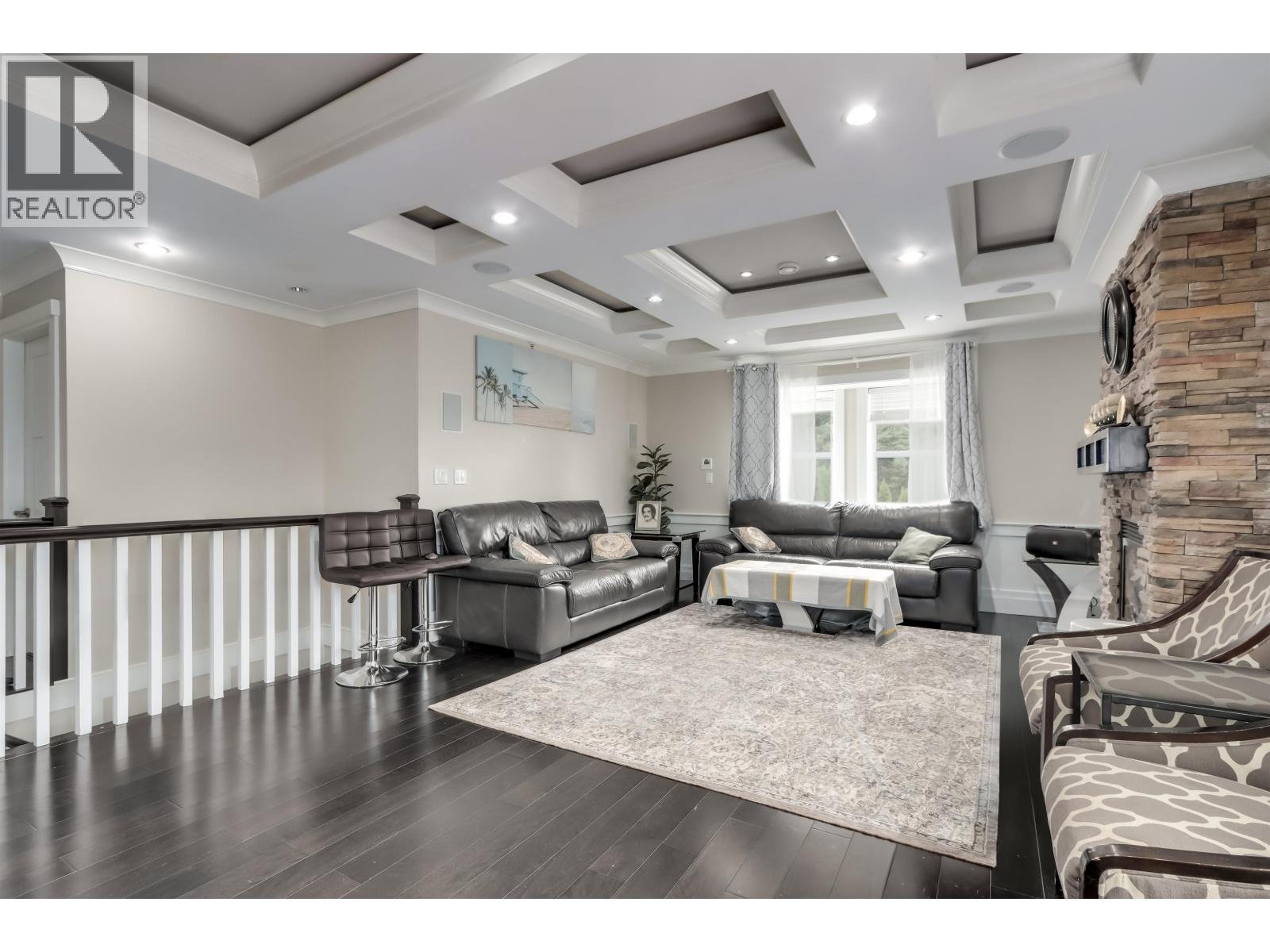 Photo 7 of 8363 Victoria Drive, Vancouver BC