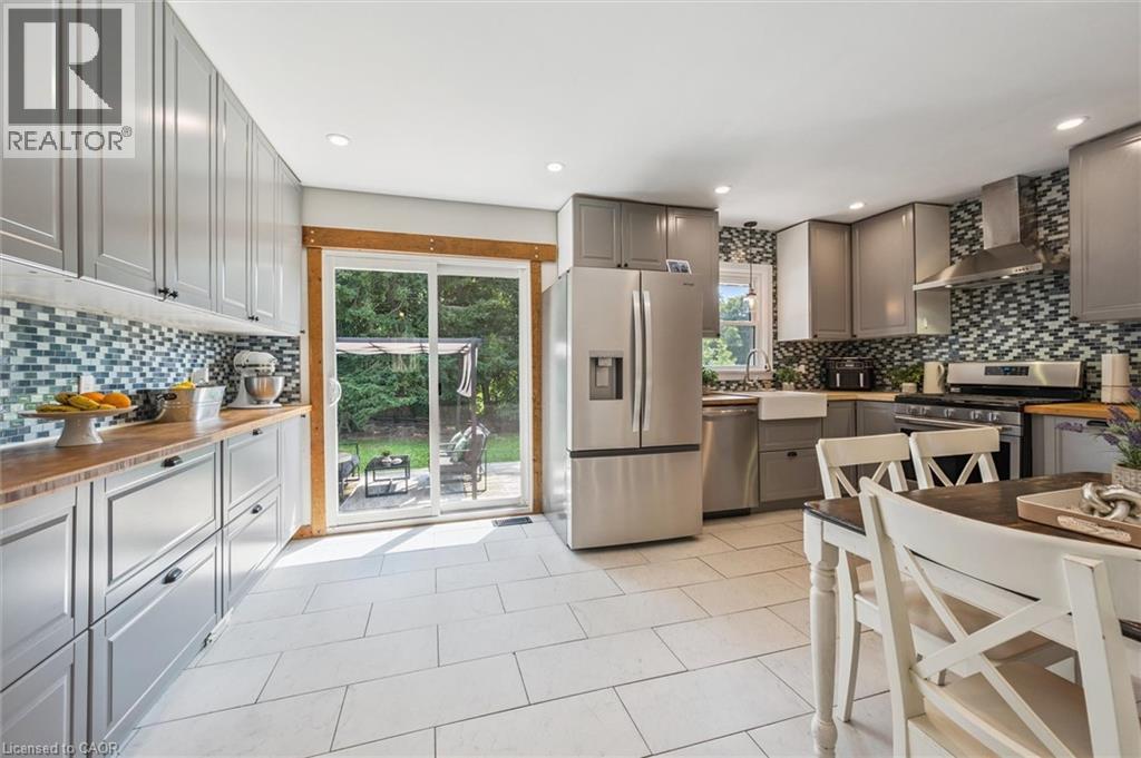 Photo 15 of 54 Admiral Road, Kitchener ON