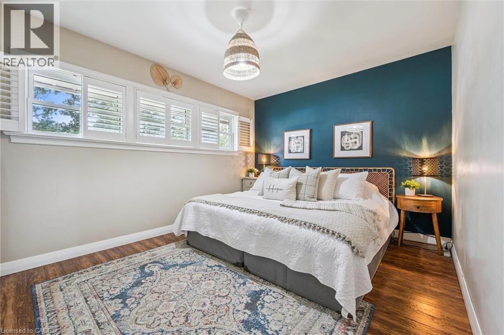 Photo 12 of 54 Admiral Road, Kitchener ON