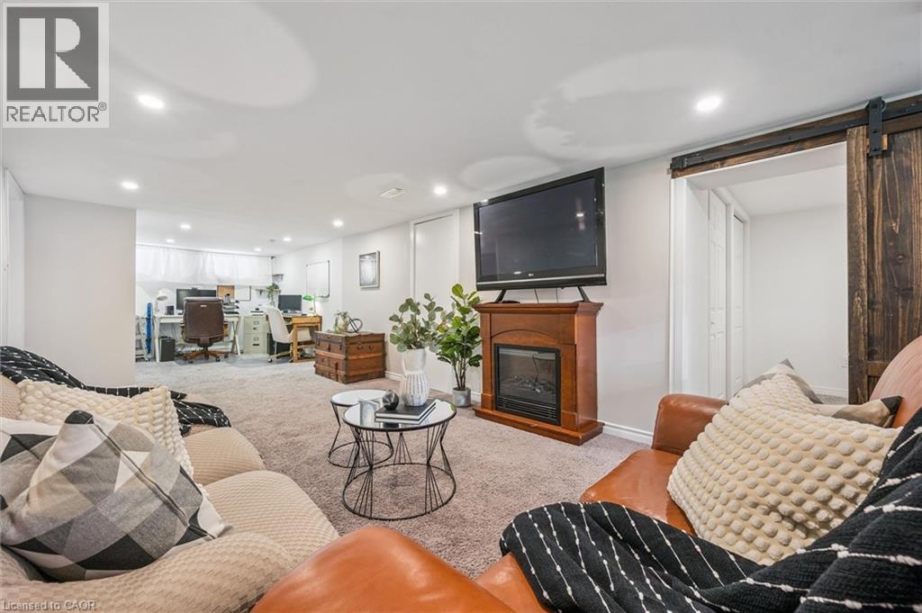 Photo 14 of 54 Admiral Road, Kitchener ON