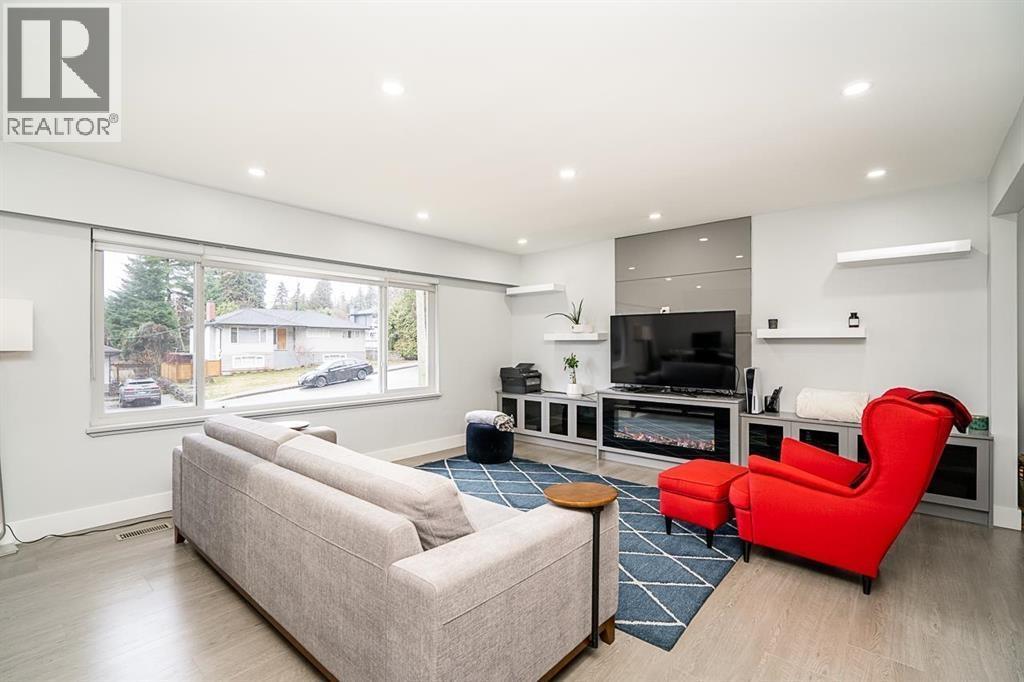 Photo 27 of 353 Laurentian Crescent, Coquitlam BC