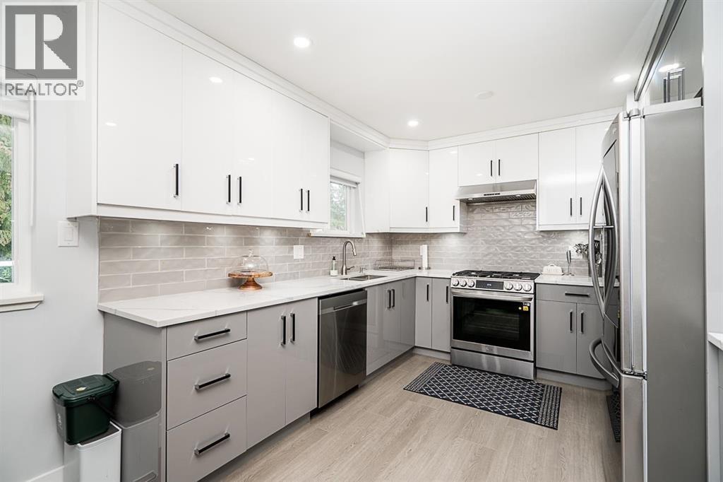 Photo 26 of 353 Laurentian Crescent, Coquitlam BC