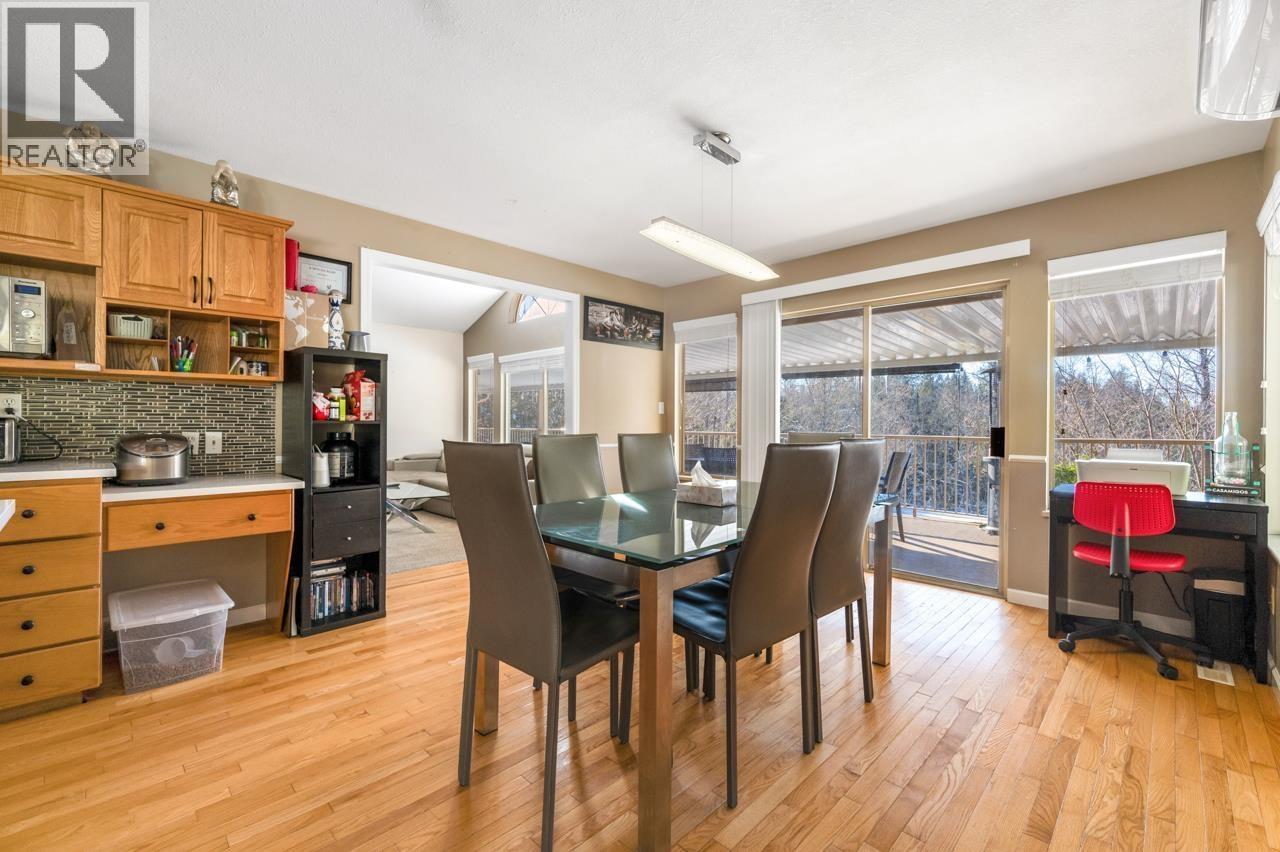 Photo 5 of 12753 261 Street, Maple Ridge BC