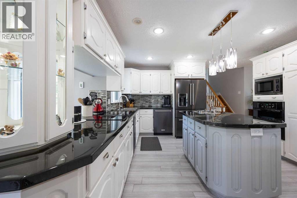Photo 9 of 160 Community Lane, Saprae Creek AB