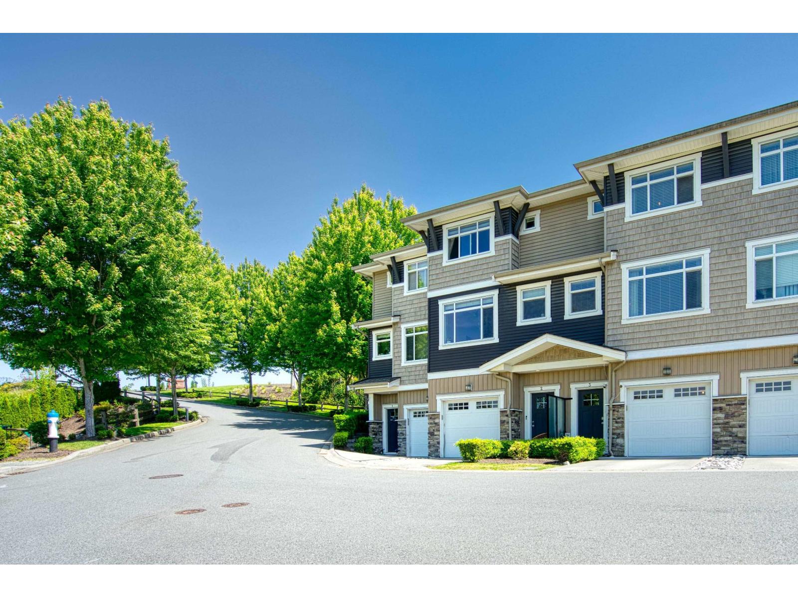 Photo 2 of 3 34230 Elmwood Drive, Abbotsford BC