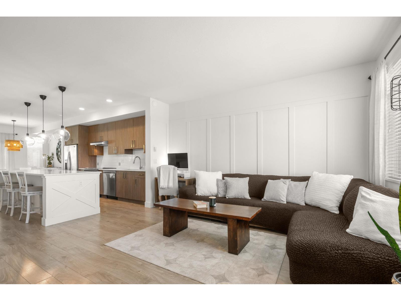 Photo 4 of 3 34230 Elmwood Drive, Abbotsford BC