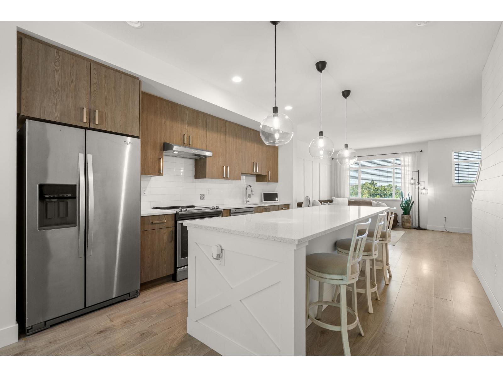 Photo 9 of 3 34230 Elmwood Drive, Abbotsford BC