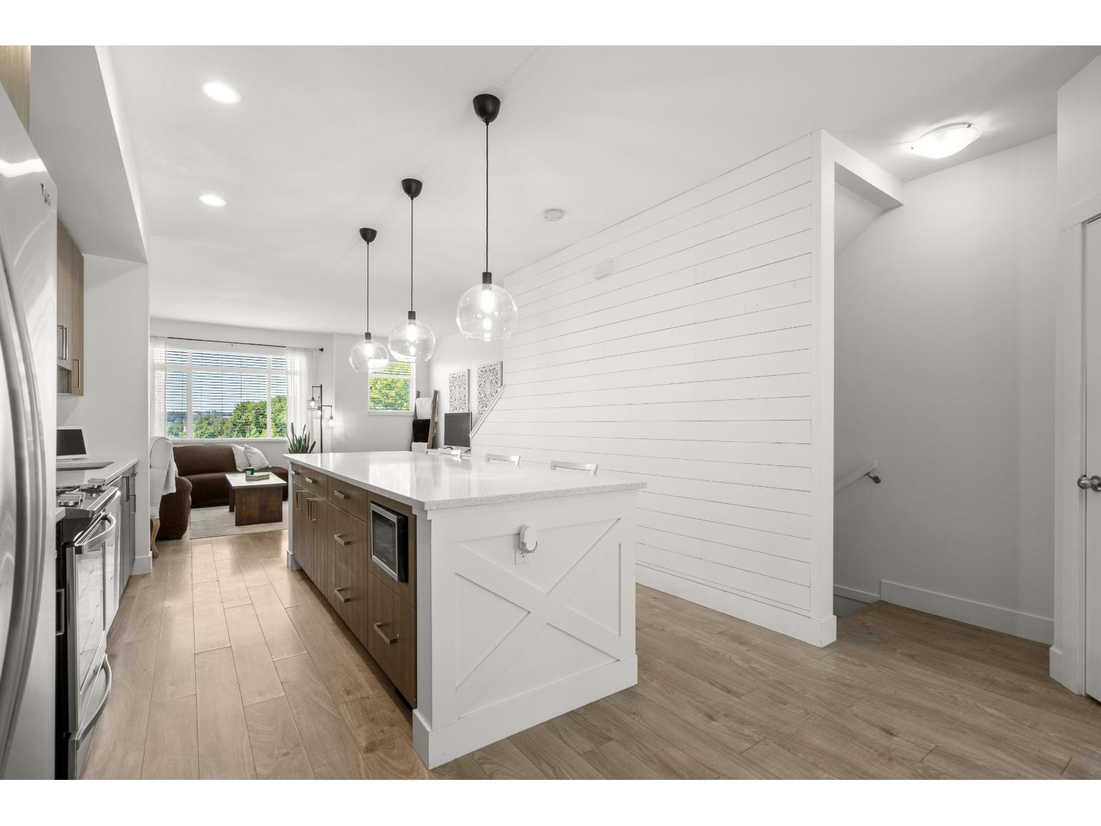 Photo 8 of 3 34230 Elmwood Drive, Abbotsford BC