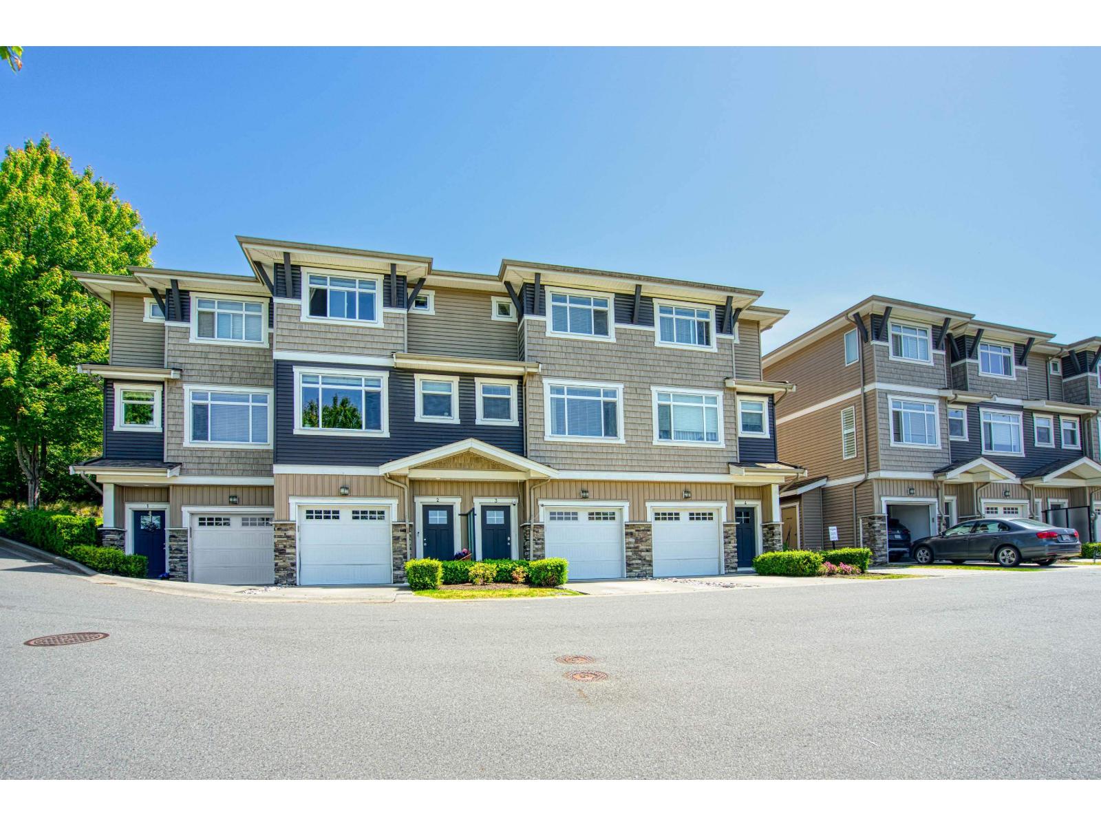 Photo 6 of 3 34230 Elmwood Drive, Abbotsford BC