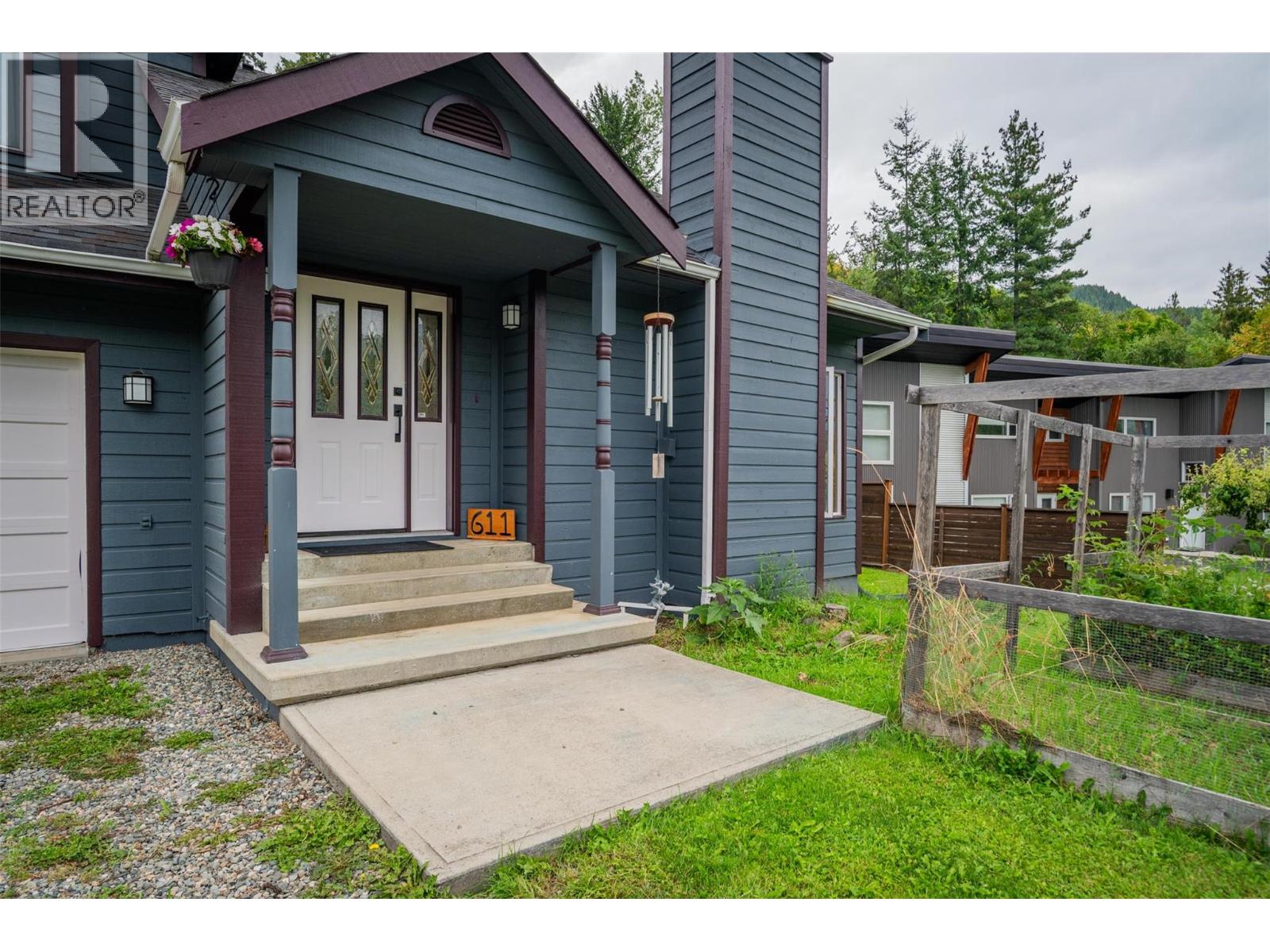 Photo 32 of 611 7th Street, Kaslo BC