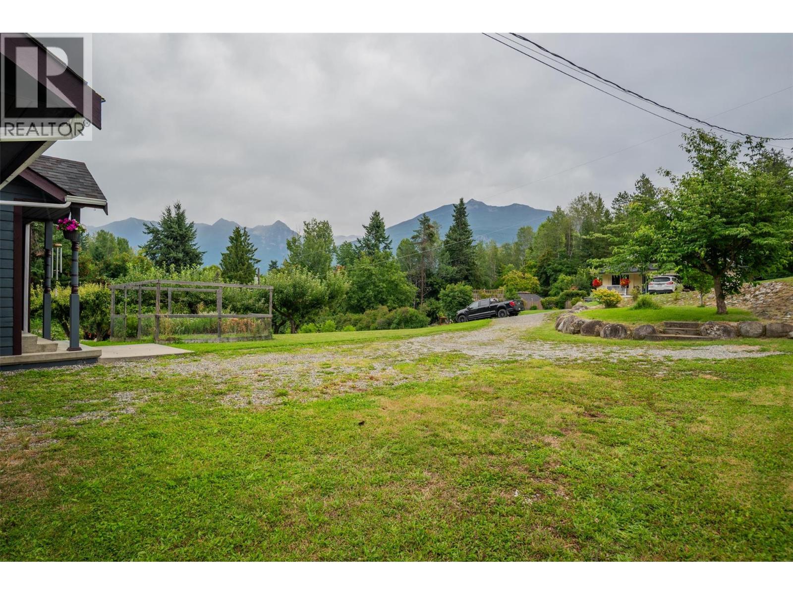 Photo 42 of 611 7th Street, Kaslo BC