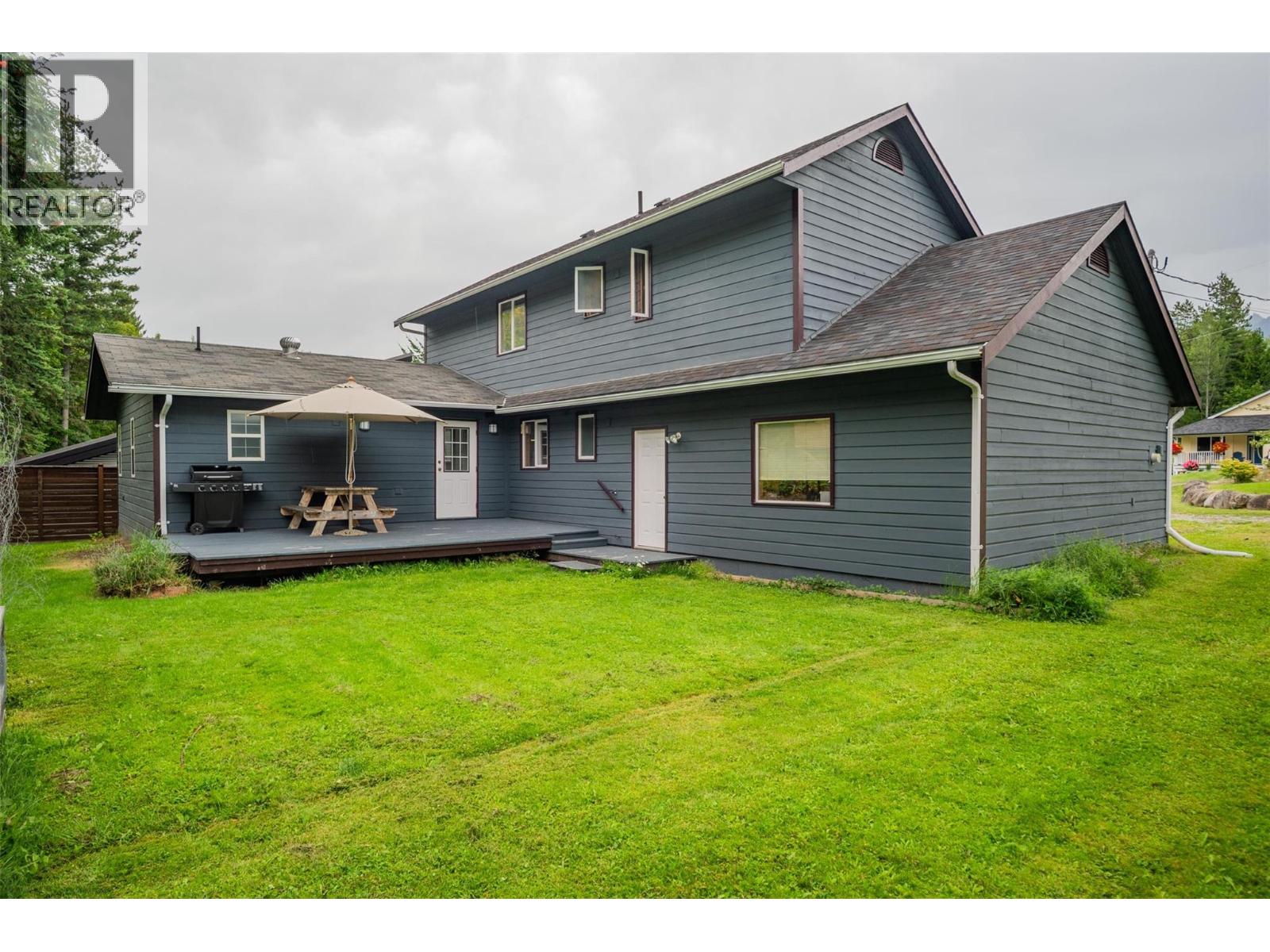 Photo 45 of 611 7th Street, Kaslo BC