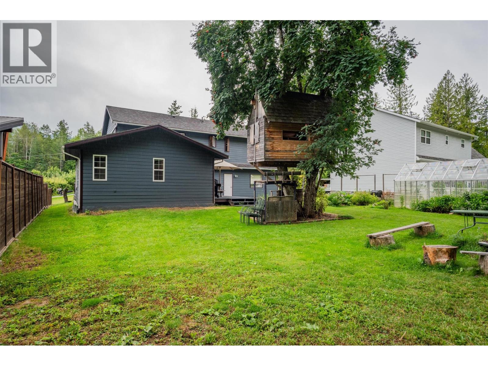Photo 44 of 611 7th Street, Kaslo BC