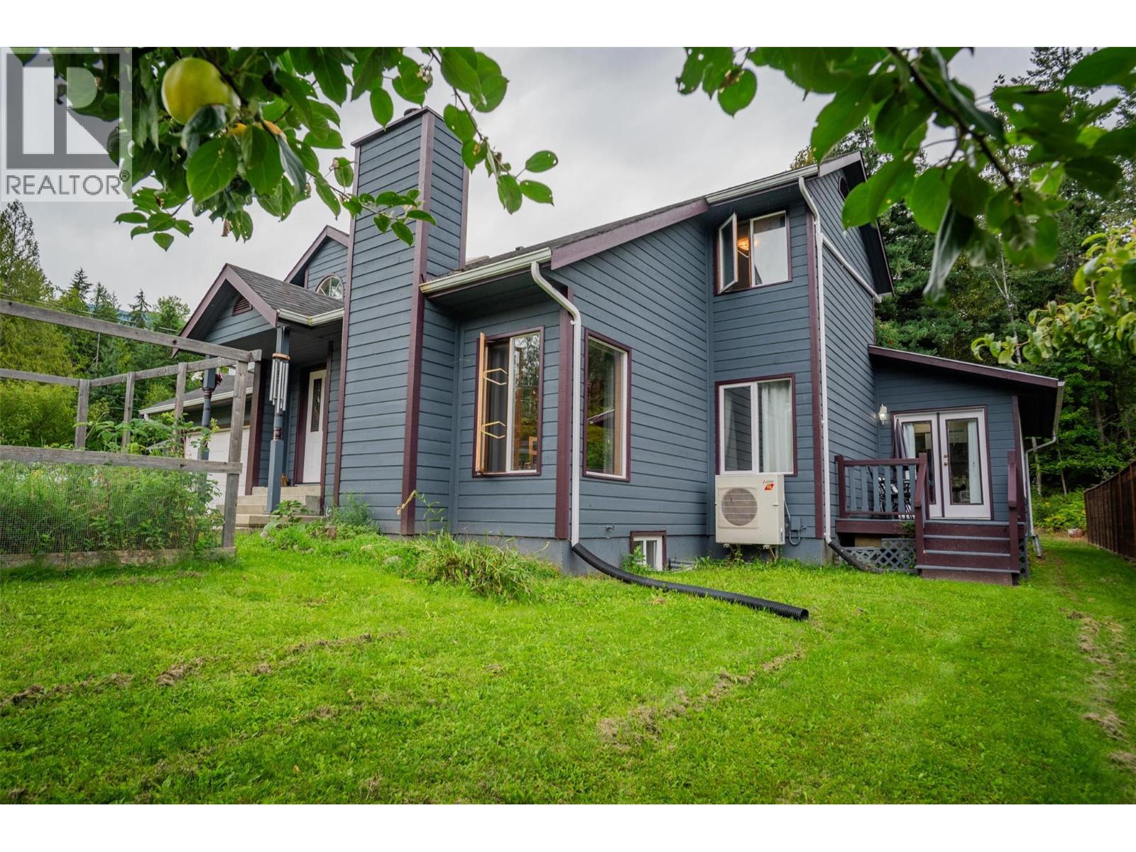 Photo 69 of 611 7th Street, Kaslo BC