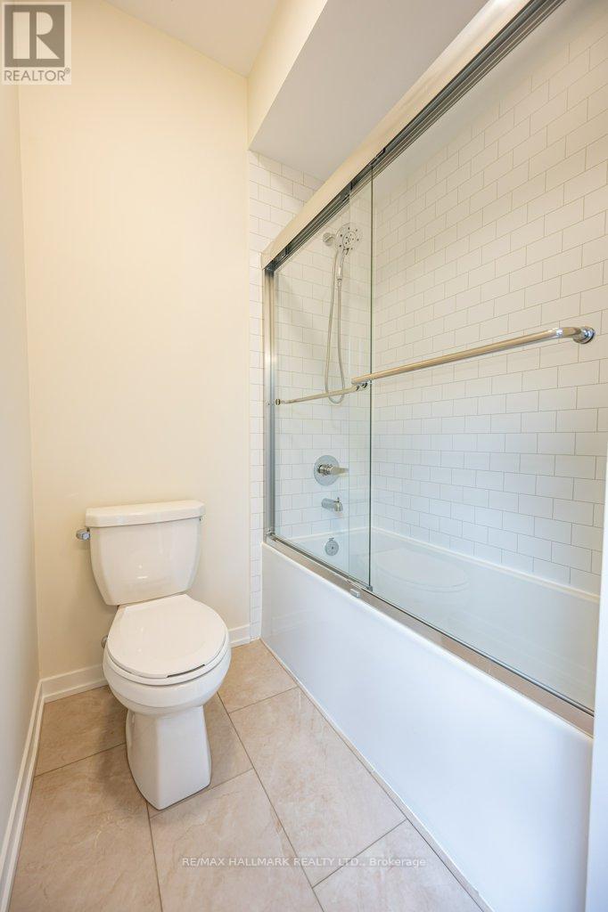 Photo 10 of 49 Matawin Lane, Richmond Hill ON