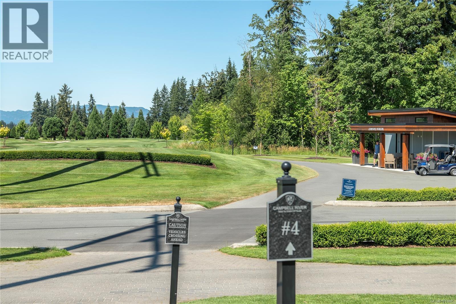 Photo 10 of 90 2006 Sierra Dr, Campbell River BC