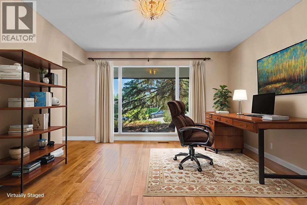 Photo 8 of 320 Parkridge Way Se, Calgary AB