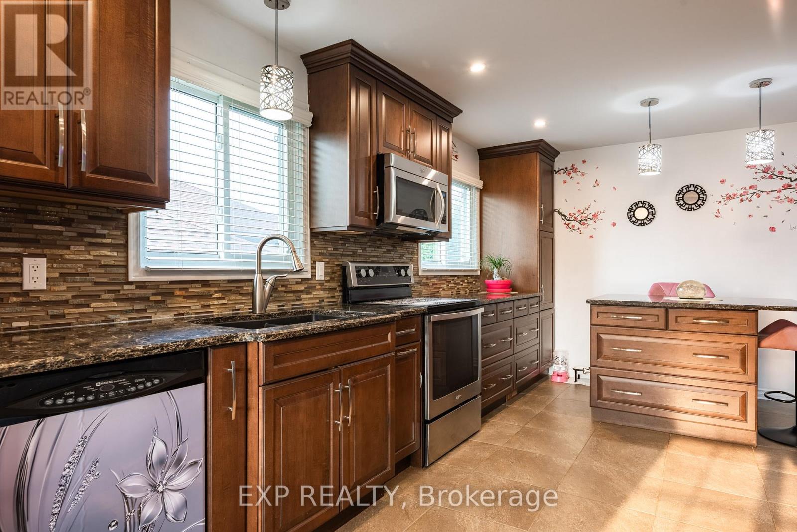 Photo 25 of 213 Northwood Drive, Welland ON