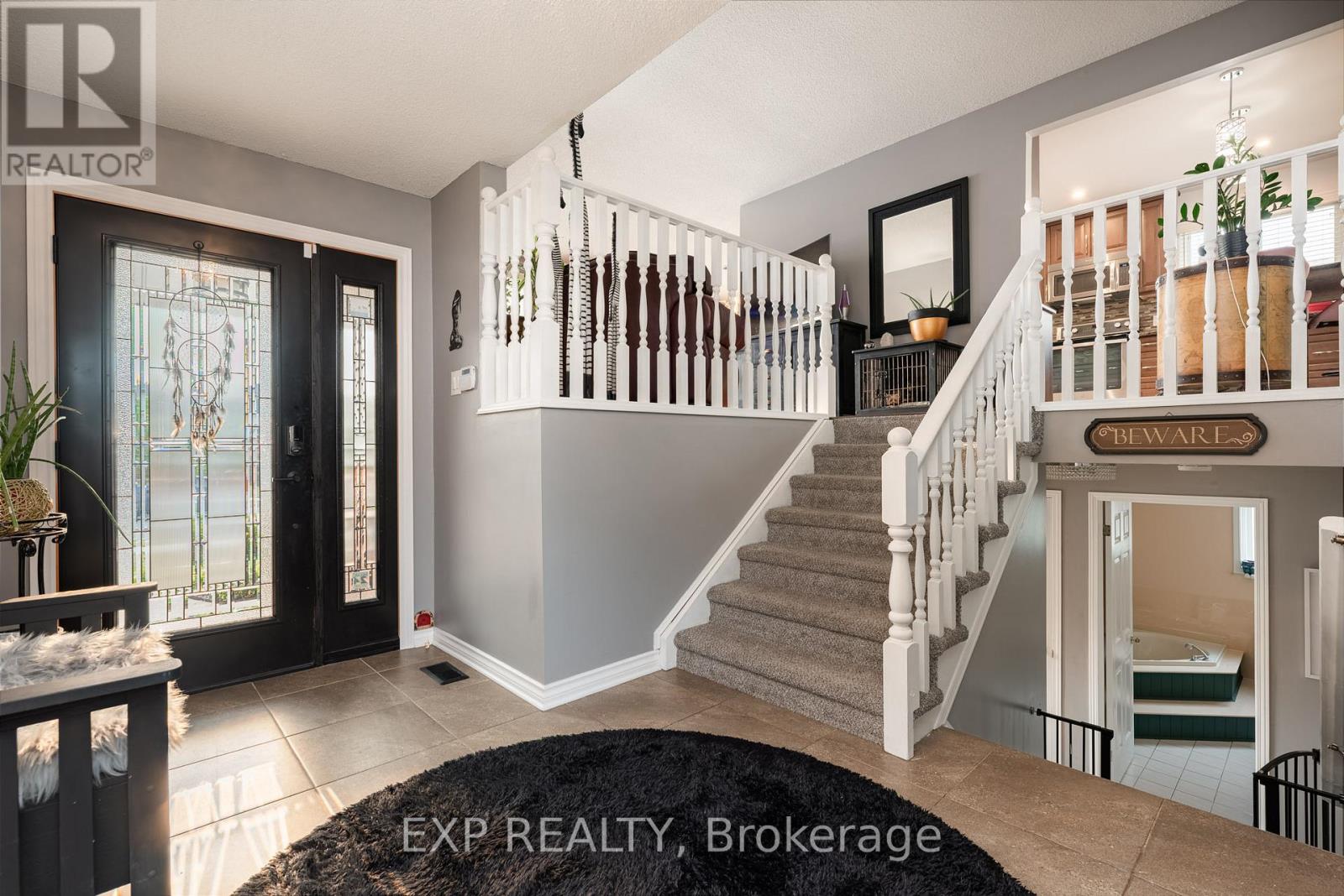 Photo 3 of 213 Northwood Drive, Welland ON