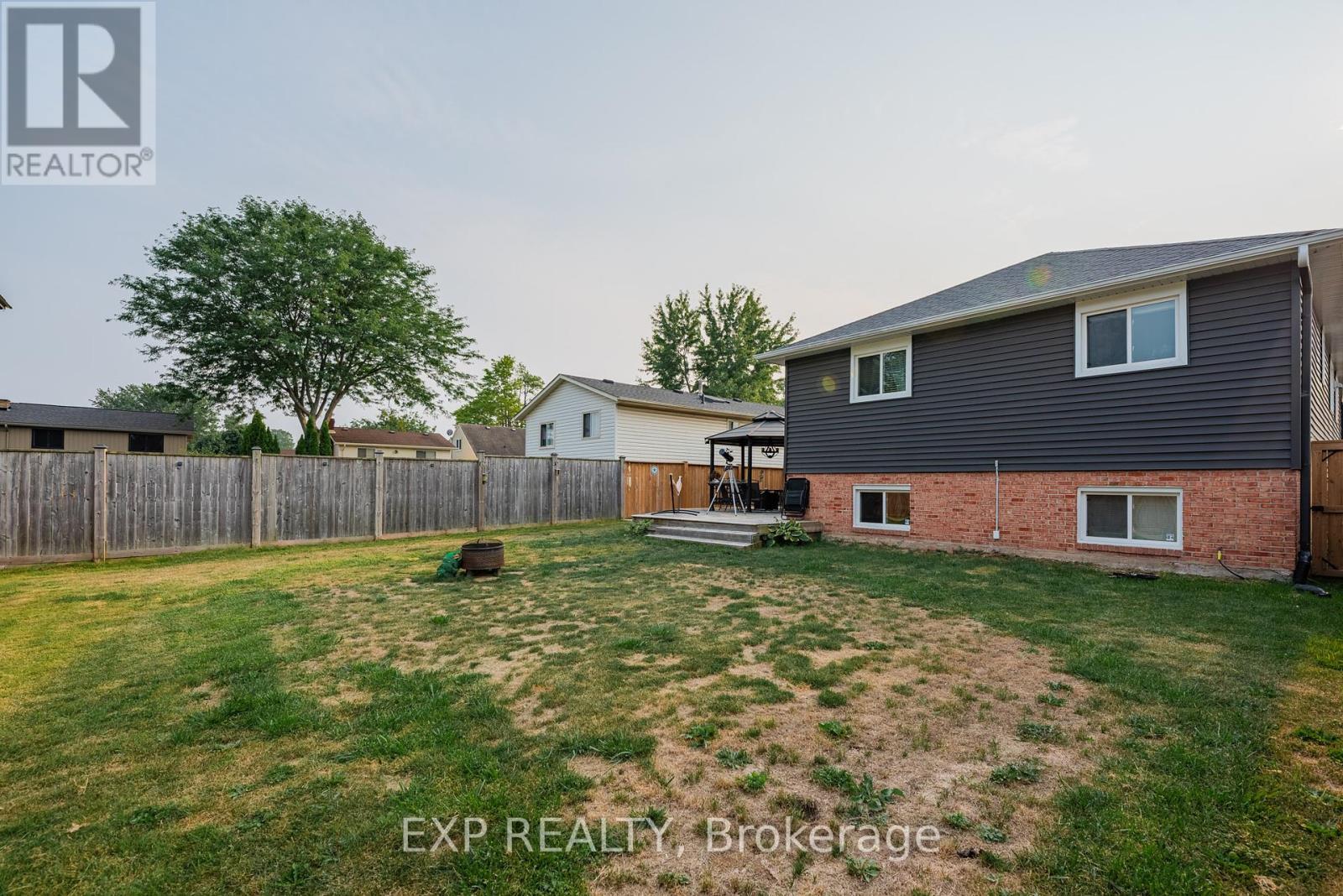 Photo 8 of 213 Northwood Drive, Welland ON