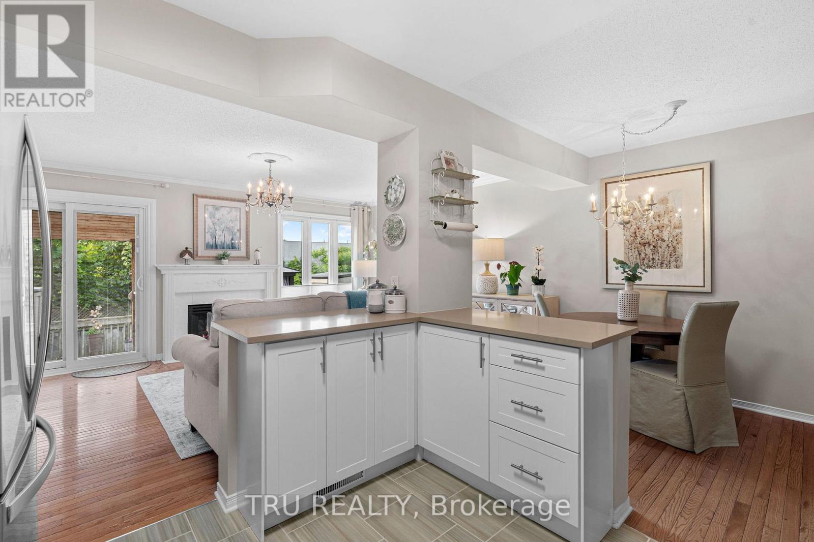 Photo 10 of 2023 Avenue O, Ottawa ON